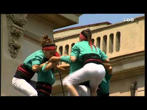 Castellers de Vilafranca - Primer 3 de 10 amb folre i manilles descarregat - Sant Fèlix 2013