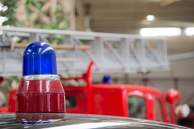Luz azul para todos los vehículos de emergencia - Afiliación y Seguros