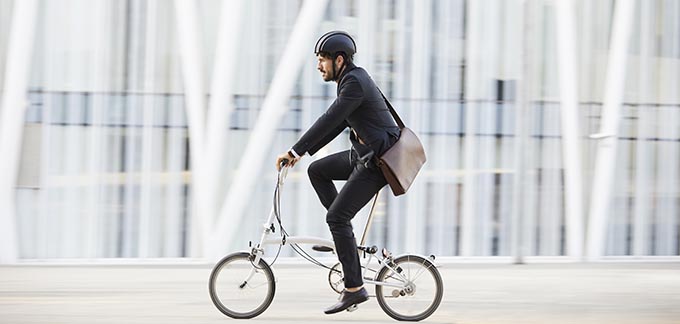 Son obligatorias las luces traseras en una bicicleta?