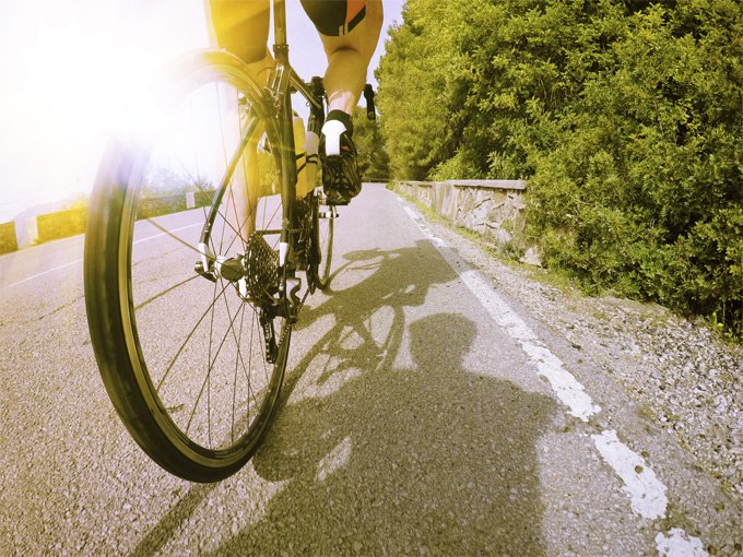 cómo adelantar a una bicicleta