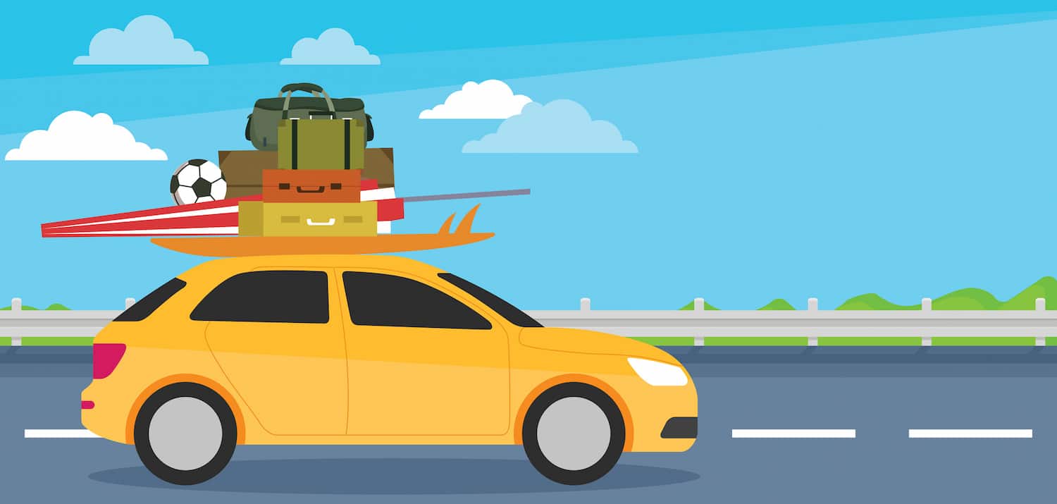 Ilustración de un coche amarillo cargado con el equipaje de las vacaciones