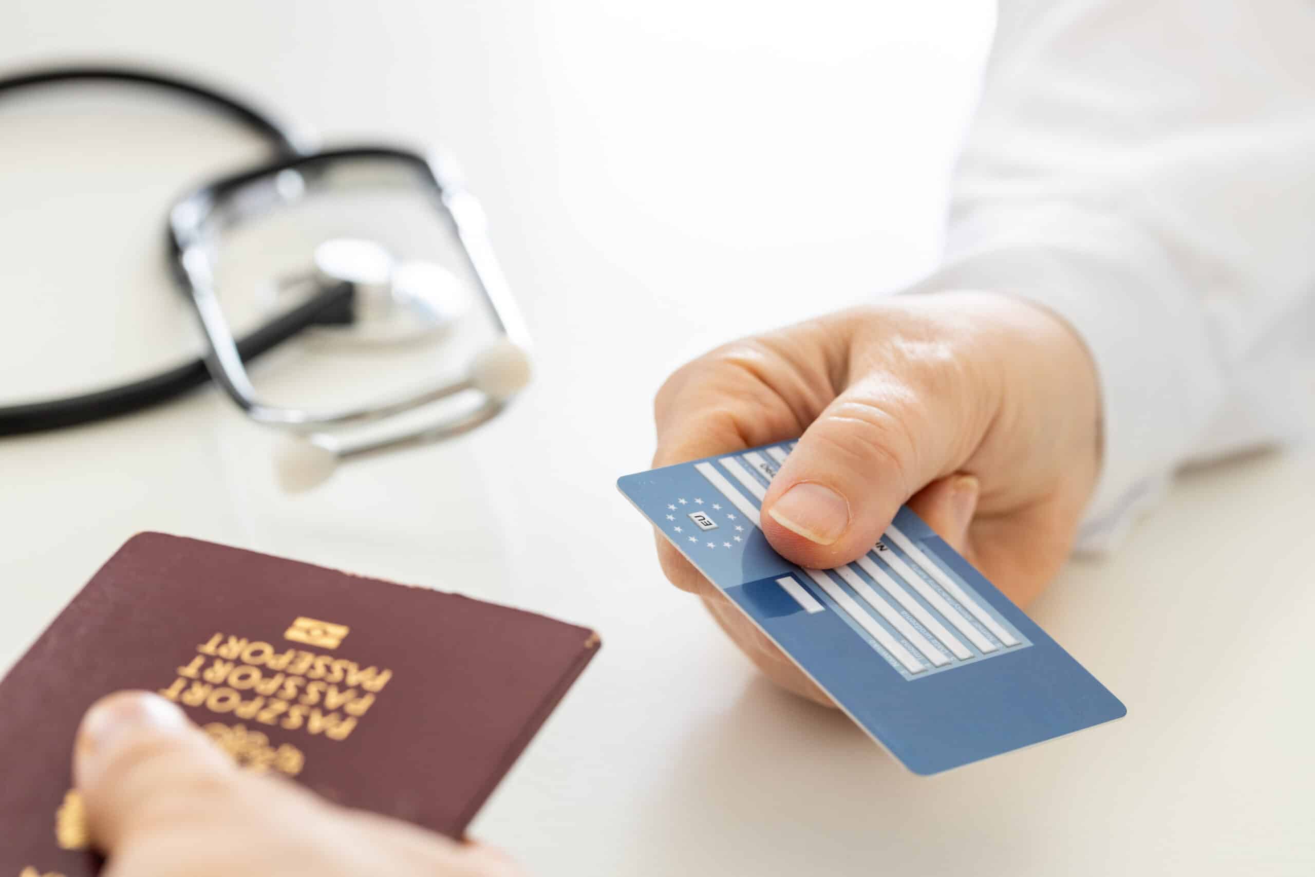 tarjeta sanitaria europea seguro de viaje