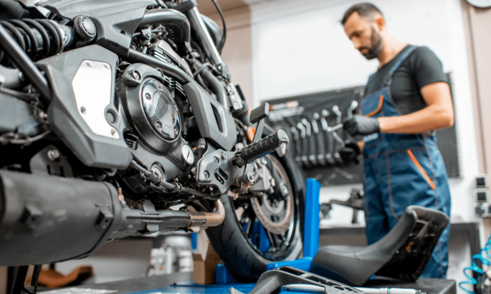 revisiones periódicas de tu moto