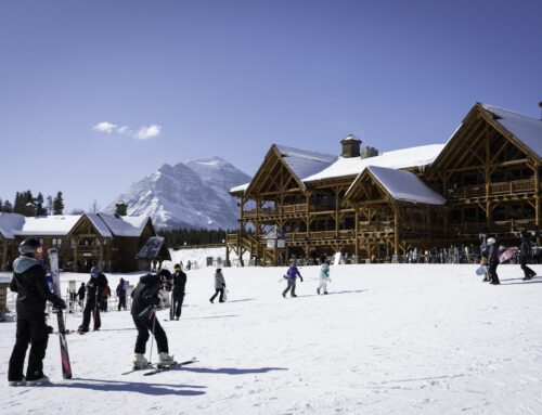 Consejos para desplazarse y acceder a una pista de esquí con seguridad
