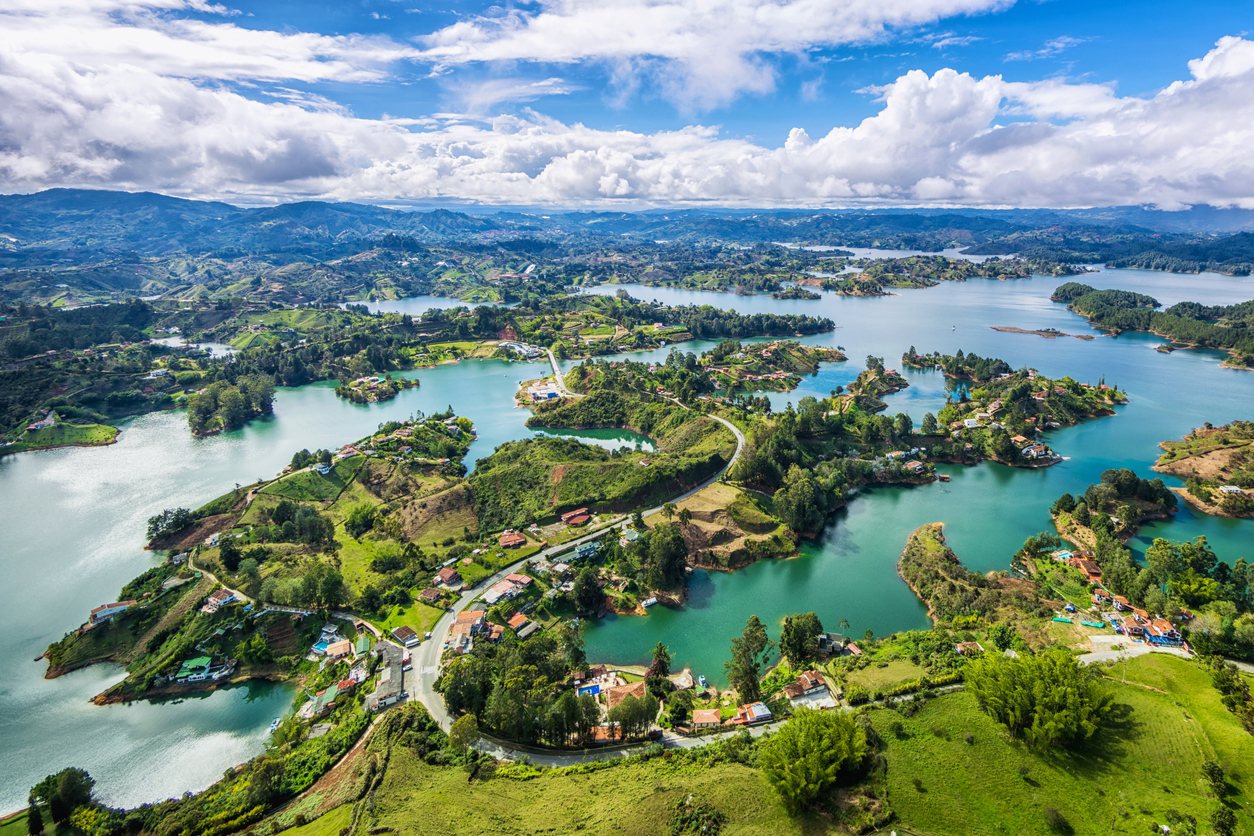 Guatape Panoramic View from the Rock (La Piedra del Penol), Medellin, Colombia seguro de viaje colombia