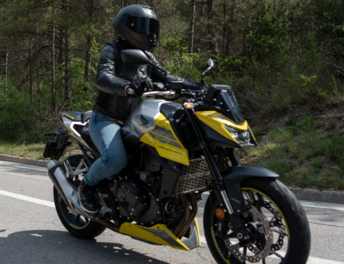 Ruta con una Hornet 750 en Montserrat, el paraíso barcelonés de las curvas
