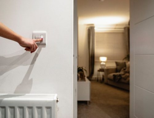 ¿Cómo afecta la potencia contratada en la factura de la luz?